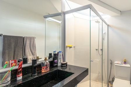 Apartamento à venda com 100m², 2 quartos e 1 vaga Apartamento à venda com 100m², 2 quartos e 1 vagaBanheiro da Suíte 2