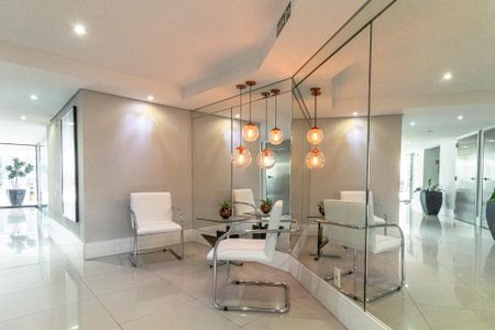 Apartamento à venda com 100m², 2 quartos e 1 vaga Apartamento à venda com 100m², 2 quartos e 1 vagaÁrea comum - Hall de entrada