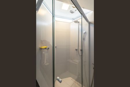 Apartamento à venda com 100m², 2 quartos e 1 vaga Apartamento à venda com 100m², 2 quartos e 1 vagaBanheiro da Suíte 2