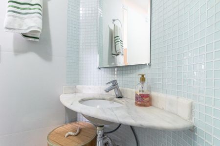 Apartamento à venda com 100m², 2 quartos e 1 vaga Apartamento à venda com 100m², 2 quartos e 1 vagaBanheiro da Suíte 1