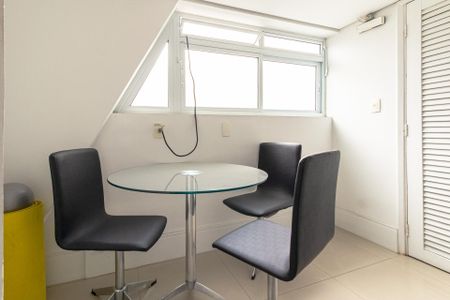 Apartamento à venda com 100m², 2 quartos e 1 vaga Apartamento à venda com 100m², 2 quartos e 1 vagaÁrea comum - CoWork