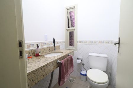 Casa à venda com 221m², 3 quartos e 4 vagasLavabo