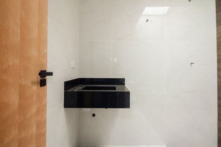 Casa à venda com 205m², 3 quartos e 4 vagas Casa à venda com 205m², 3 quartos e 4 vagasBanheiro Suíte 2