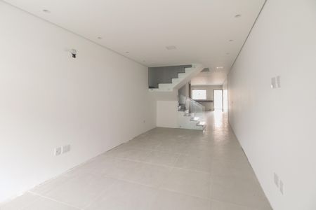 Casa à venda com 205m², 3 quartos e 4 vagas Casa à venda com 205m², 3 quartos e 4 vagasSala