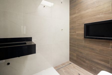 Casa à venda com 205m², 3 quartos e 4 vagas Casa à venda com 205m², 3 quartos e 4 vagasBanheiro Suíte 2