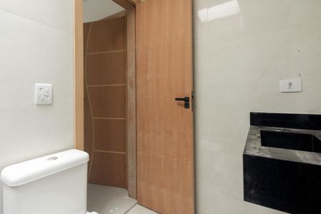 Casa à venda com 205m², 3 quartos e 4 vagasBanheiro Suíte 2