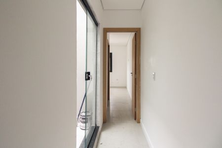 Casa à venda com 205m², 3 quartos e 4 vagasCorredor de Acesso