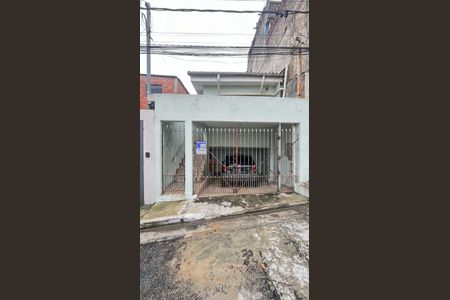 Casa à venda com 200m², 3 quartos e 1 vaga Casa à venda com 200m², 3 quartos e 1 vagaFachada