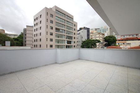 Apartamento à venda com 144m², 2 quartos e 2 vagasCobertura