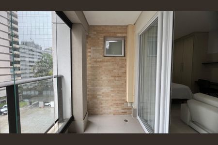 Studio à venda com 38m², 1 quarto e 1 vaga Studio à venda com 38m², 1 quarto e 1 vagaSacada