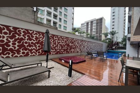 Studio à venda com 38m², 1 quarto e 1 vaga Studio à venda com 38m², 1 quarto e 1 vagaPiscina