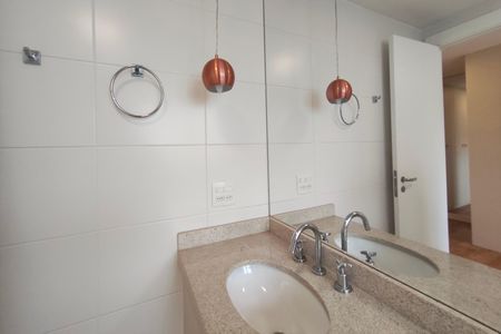 Apartamento à venda com 109m², 3 quartos e sem vagaBanheiro - Quarto 1