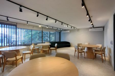 Apartamento à venda com 144m², 4 quartos e 2 vagas Apartamento à venda com 144m², 4 quartos e 2 vagasÁrea comum - Salão de festas