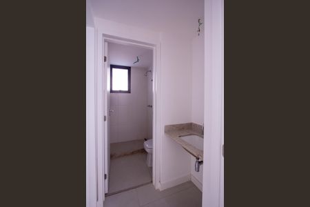 Apartamento à venda com 144m², 4 quartos e 2 vagas Apartamento à venda com 144m², 4 quartos e 2 vagasBanheiro das Suítes 1