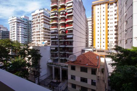 Apartamento à venda com 144m², 4 quartos e 2 vagas Apartamento à venda com 144m², 4 quartos e 2 vagasVista da Varanda da Sala