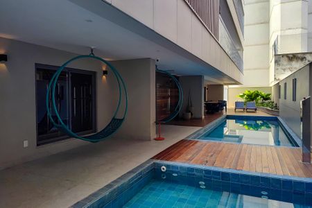 Apartamento à venda com 144m², 4 quartos e 2 vagas Apartamento à venda com 144m², 4 quartos e 2 vagasÁrea comum - Piscina