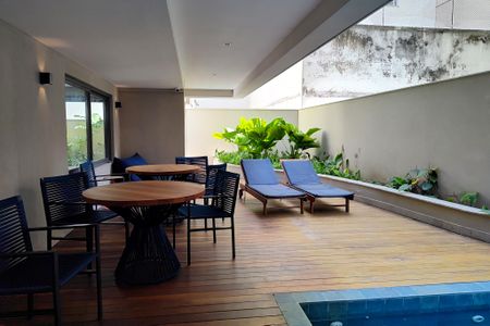 Apartamento à venda com 144m², 4 quartos e 2 vagas Apartamento à venda com 144m², 4 quartos e 2 vagasÁrea comum - Piscina