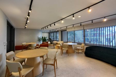 Apartamento à venda com 144m², 4 quartos e 2 vagas Apartamento à venda com 144m², 4 quartos e 2 vagasÁrea comum - Salão de festas