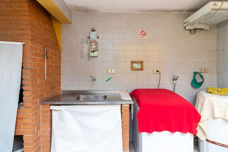 Casa à venda com 200m², 3 quartos e 1 vaga Casa à venda com 200m², 3 quartos e 1 vagaCobertura - Lavanderia