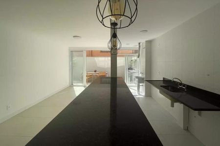 Apartamento à venda com 102m², 2 quartos e 1 vaga