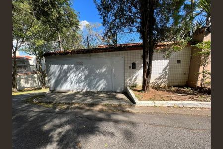 Casa à venda com 500m², 3 quartos e 6 vagas