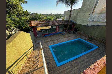 Casa à venda com 500m², 3 quartos e 6 vagas