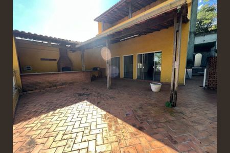 Casa à venda com 500m², 3 quartos e 6 vagas