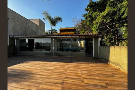 Casa à venda com 500m², 3 quartos e 6 vagas