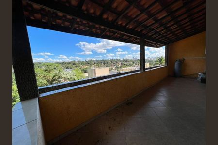 Casa à venda com 500m², 3 quartos e 6 vagas