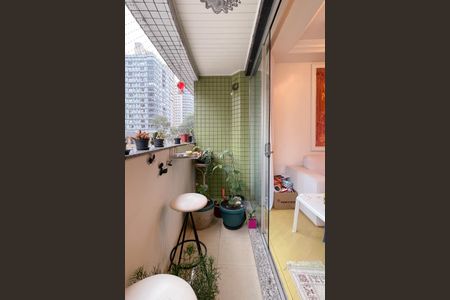Apartamento à venda com 124m², 4 quartos e 2 vagas Apartamento à venda com 124m², 4 quartos e 2 vagasSacada