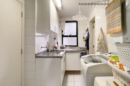 Apartamento à venda com 124m², 4 quartos e 2 vagas Apartamento à venda com 124m², 4 quartos e 2 vagasÁrea de Serviço