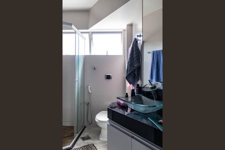 Apartamento à venda com 85m², 3 quartos e 2 vagas Apartamento à venda com 85m², 3 quartos e 2 vagasBanheiro Social