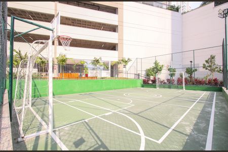 Apartamento à venda com 65m², 2 quartos e 2 vagas Apartamento à venda com 65m², 2 quartos e 2 vagasÁrea comum - Quadra Esportiva