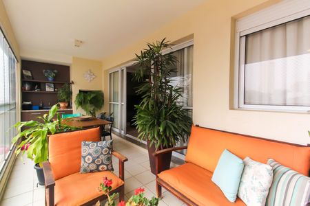 Apartamento para alugar com 122m², 3 quartos e 2 vagas Apartamento para alugar com 122m², 3 quartos e 2 vagasVaranda