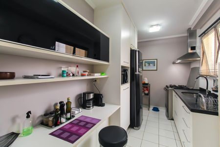Apartamento para alugar com 122m², 3 quartos e 2 vagas Apartamento para alugar com 122m², 3 quartos e 2 vagasCozinha