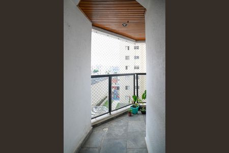 Apartamento à venda com 72m², 3 quartos e 1 vaga Apartamento à venda com 72m², 3 quartos e 1 vagaVaranda