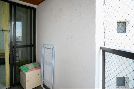 Apartamento à venda com 72m², 3 quartos e 1 vaga Apartamento à venda com 72m², 3 quartos e 1 vagaVaranda
