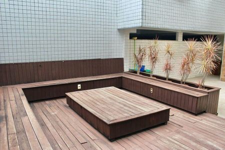 Apartamento à venda com 170m², 4 quartos e 3 vagas Apartamento à venda com 170m², 4 quartos e 3 vagasÁrea comum - Espaço de descompressão