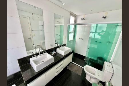 Apartamento à venda com 170m², 4 quartos e 3 vagas Apartamento à venda com 170m², 4 quartos e 3 vagasQuarto 4 - Suíte