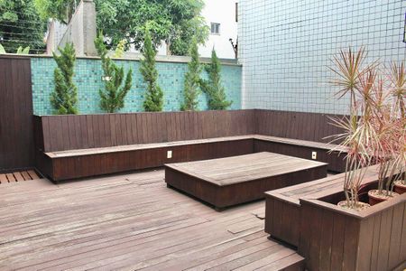 Apartamento à venda com 170m², 4 quartos e 3 vagas Apartamento à venda com 170m², 4 quartos e 3 vagasÁrea comum - Espaço de descompressão