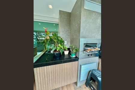 Apartamento à venda com 170m², 4 quartos e 3 vagas Apartamento à venda com 170m², 4 quartos e 3 vagasVaranda gourmet