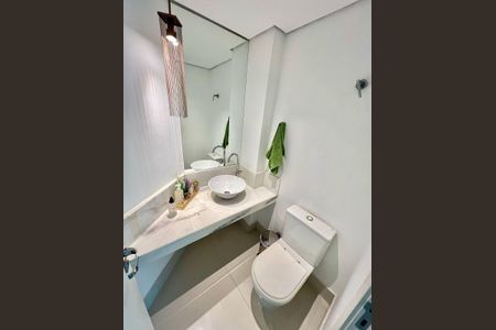 Apartamento à venda com 170m², 4 quartos e 3 vagas Apartamento à venda com 170m², 4 quartos e 3 vagasLavabo social