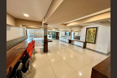 Apartamento à venda com 170m², 4 quartos e 3 vagas Apartamento à venda com 170m², 4 quartos e 3 vagasÁrea comum - Salão de festas