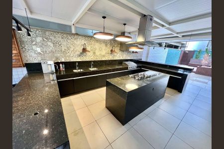 Apartamento à venda com 170m², 4 quartos e 3 vagas Apartamento à venda com 170m², 4 quartos e 3 vagasÁrea comum - Espaço Gourmet