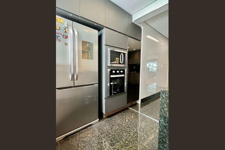 Apartamento à venda com 170m², 4 quartos e 3 vagas Apartamento à venda com 170m², 4 quartos e 3 vagasCozinha