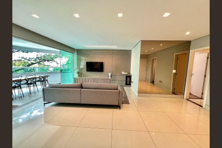 Apartamento à venda com 170m², 4 quartos e 3 vagas Apartamento à venda com 170m², 4 quartos e 3 vagasSala