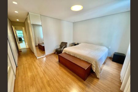 Apartamento à venda com 170m², 4 quartos e 3 vagas Apartamento à venda com 170m², 4 quartos e 3 vagasQuarto 4