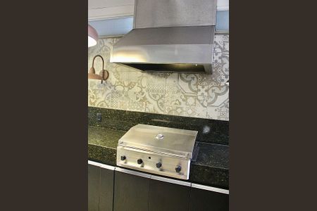 Apartamento à venda com 170m², 4 quartos e 3 vagas Apartamento à venda com 170m², 4 quartos e 3 vagasÁrea comum - Churrasqueira