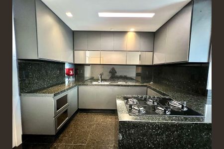 Apartamento à venda com 170m², 4 quartos e 3 vagas Apartamento à venda com 170m², 4 quartos e 3 vagasCozinha