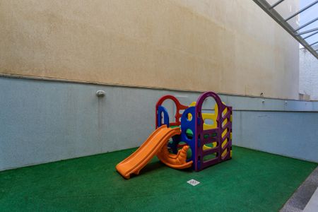 Apartamento à venda com 94m², 3 quartos e 2 vagas Apartamento à venda com 94m², 3 quartos e 2 vagasÁrea comum - Playground